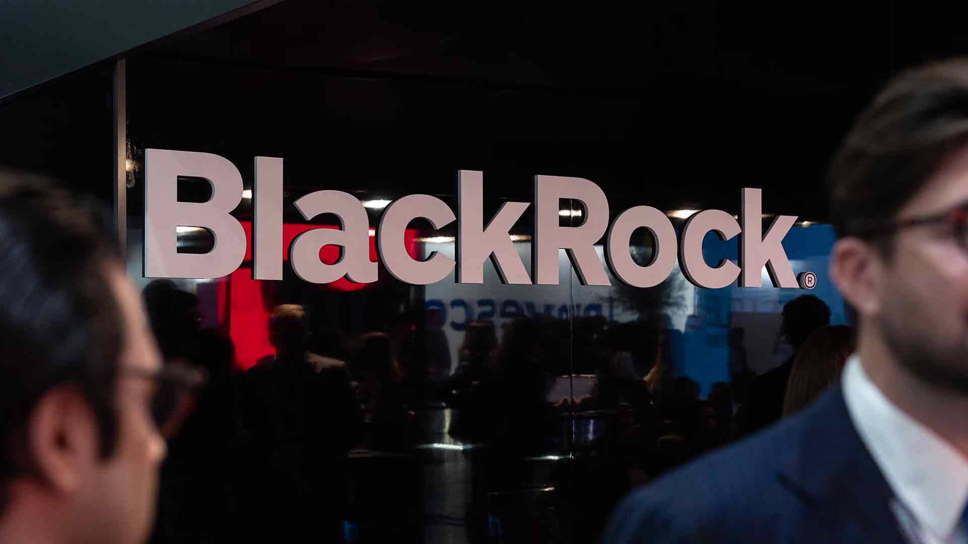 Gli afflussi tornano a correre e i fondi crypto ritrovano slancio grazie a Bitcoin, BlackRock e investitori istituzionali